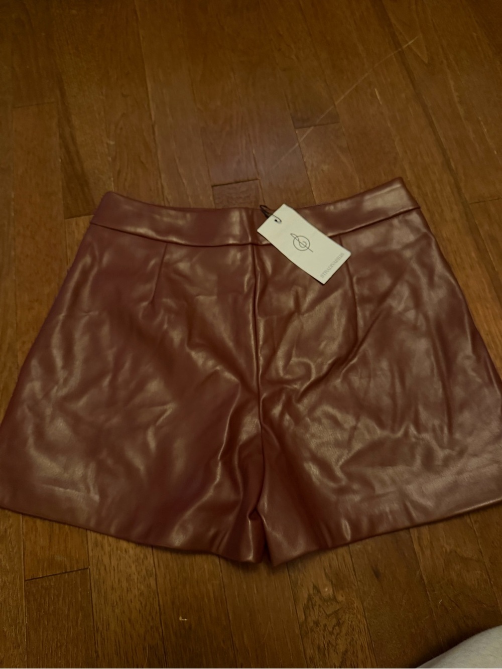 stradivarius High-Waist Faux Leather Shorts - skirt Burgundy